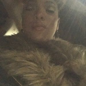 Meet your Posher, Ramona